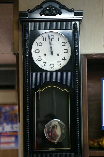 玄関の柱時計