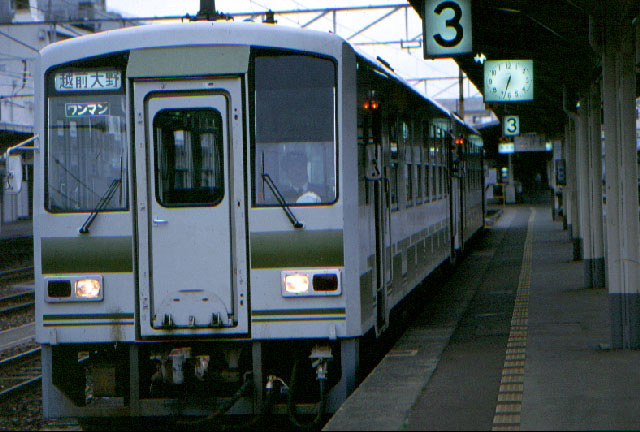 北陸本線　福井駅にて　'95.05.21.
