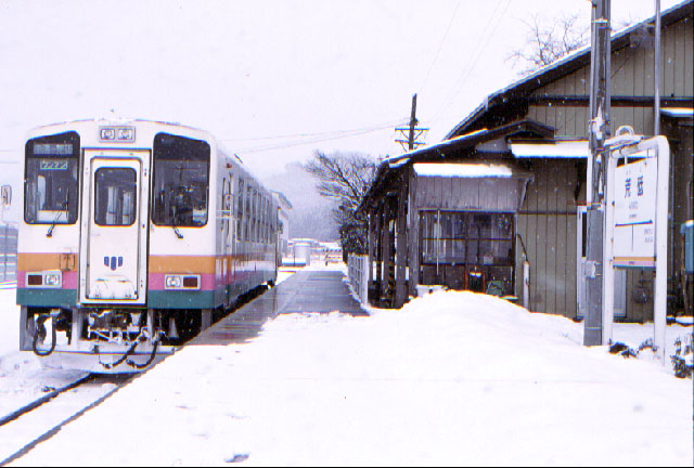 山形鉄道YR-880 006