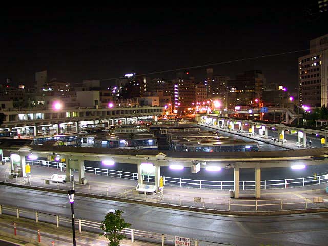鉄道駅の面影の残るかつての那覇バスターミナル