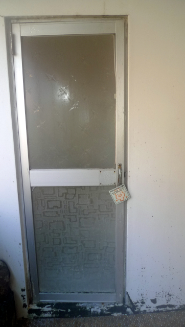 浴室の隅にある謎の扉