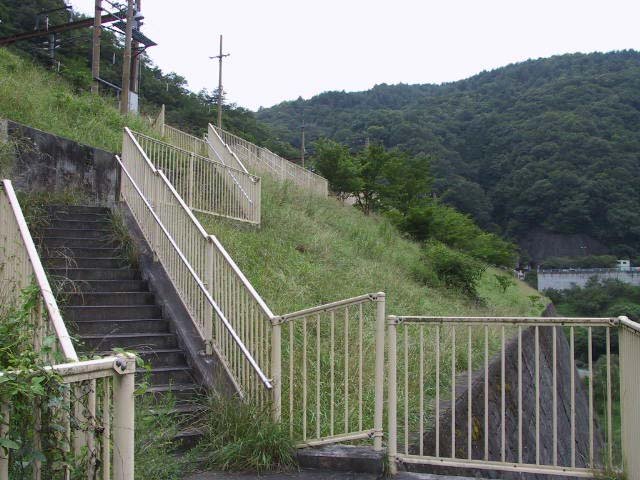 使われていない京都寄りの階段