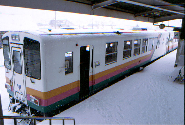 山形鉄道YR-880 001